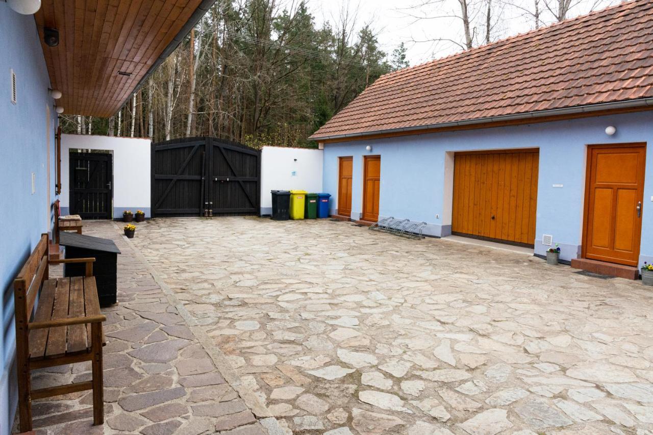 Penzion U Hajovny U Piskoven - Vlkov Buitenkant foto
